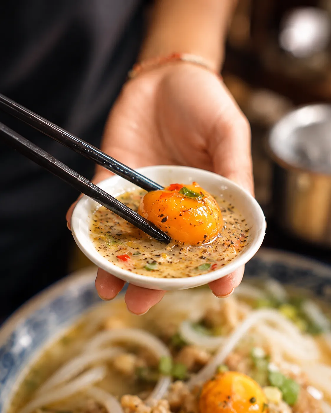 Trứng non chấm nước mắm